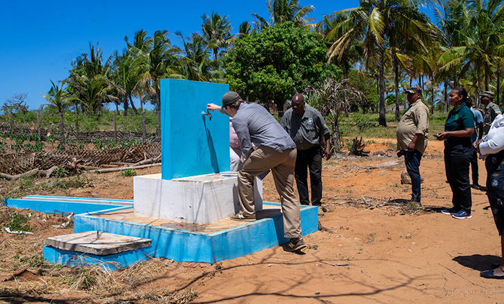 SIDA visit to Pomene highlights the impact of access to water on relations between communities and the Reserve
